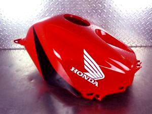 carena rezervor rosie originala Honda CBR 600 RR 2003-2004 - Apasa pe imagine pentru inchidere